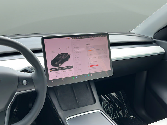 Used 2021 Tesla Model Y Long Range AWD/4WD image 11