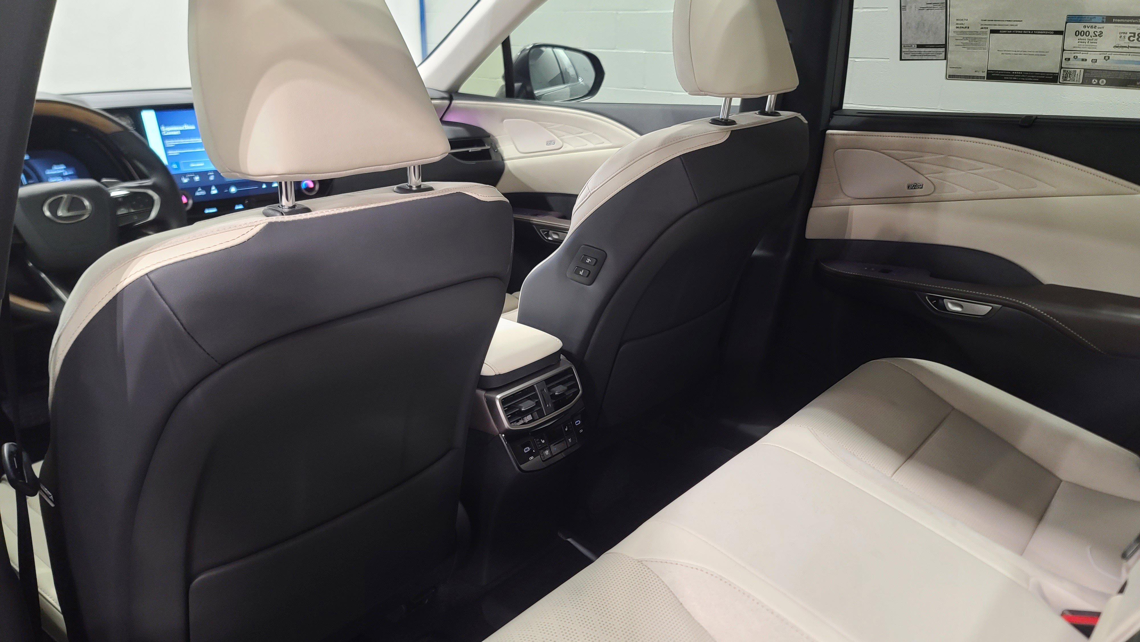 Used 2026 Lexus RX 450h AWD w/ Convenience Package image 34