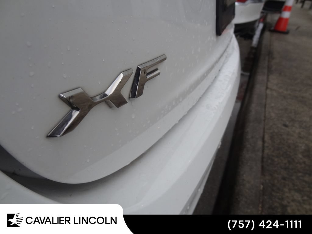 Used 2019 Jaguar XF Prestige AWD/4WD image 9