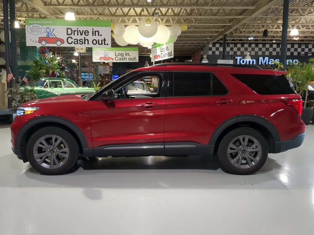 Used 2022 Ford Explorer XLT w/ Equipment Group 202A AWD/4WD image 11