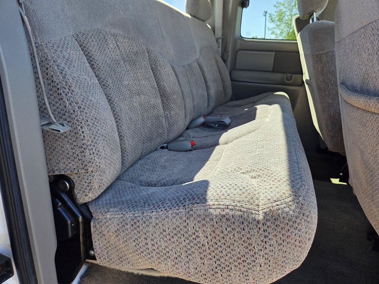Used 1999 Chevrolet Silverado 2500 LS w/ Firm Ride Suspension Pkg RWD image 10