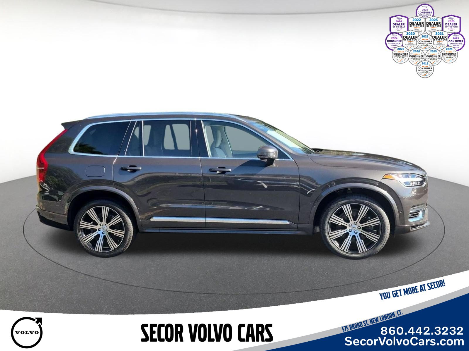 Certified 2024 Volvo XC90 T8 Plus w/ Protection Package AWD/4WD image 4