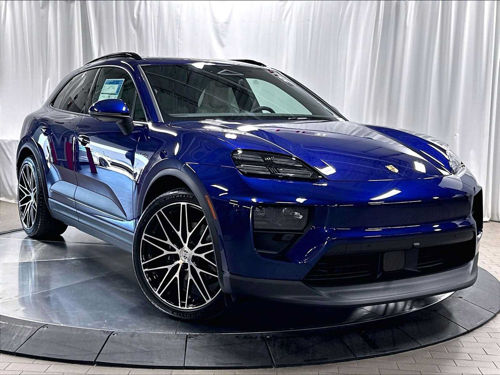 New 2026 Porsche Macan 4 Electric AWD/4WD image 9