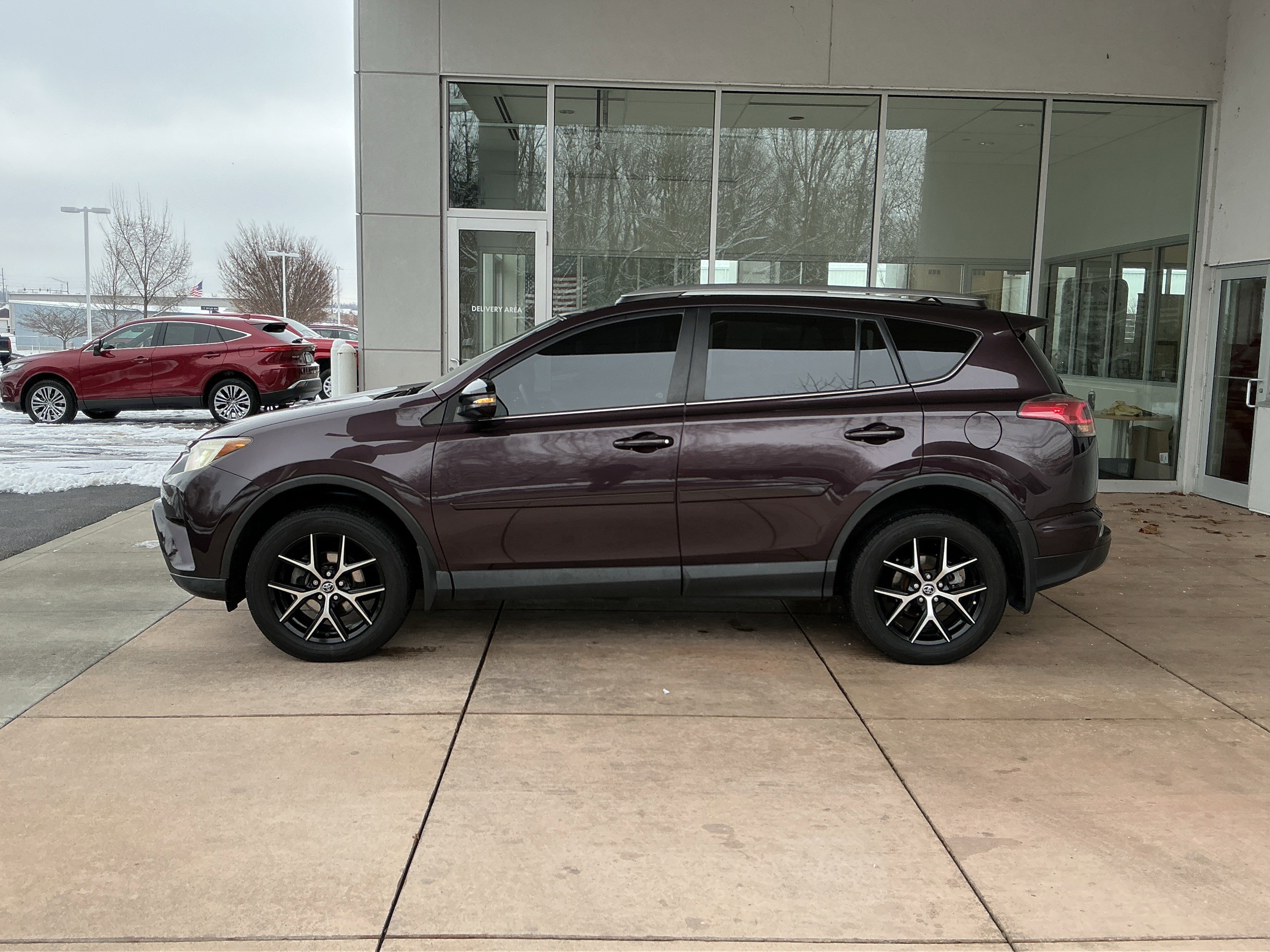 Used 2017 Toyota RAV4 SE image 19
