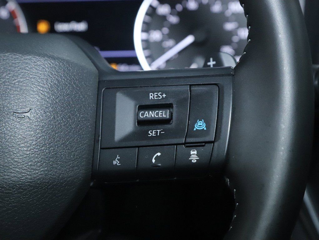 Certified 2025 Nissan Rogue SV image 23