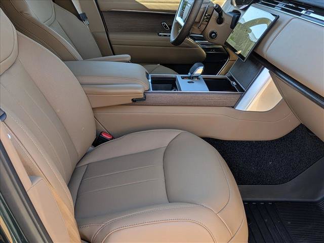 New 2026 Land Rover Range Rover Long Wheelbase SE AWD/4WD image 18