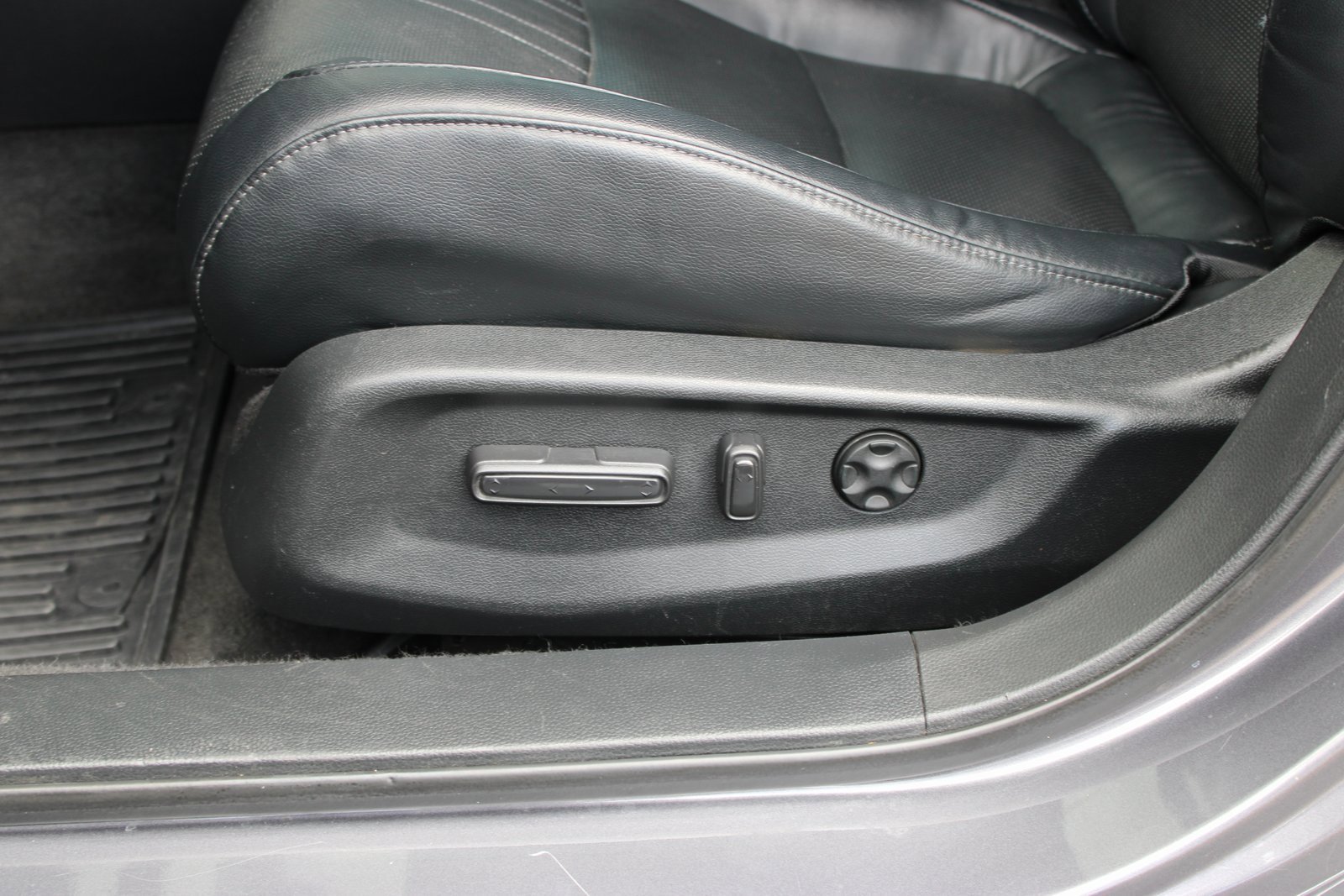 Used 2018 Honda Accord Touring image 12