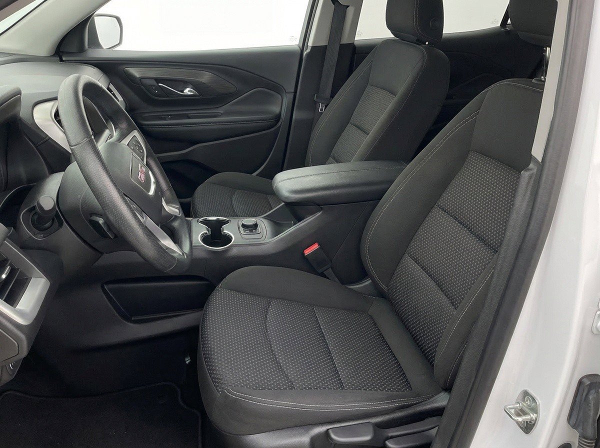 Used 2024 GMC Terrain SLE image 13