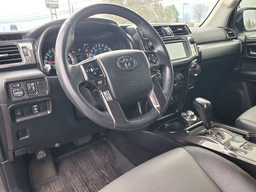 Used 2018 Toyota 4Runner SR5 Premium image 9