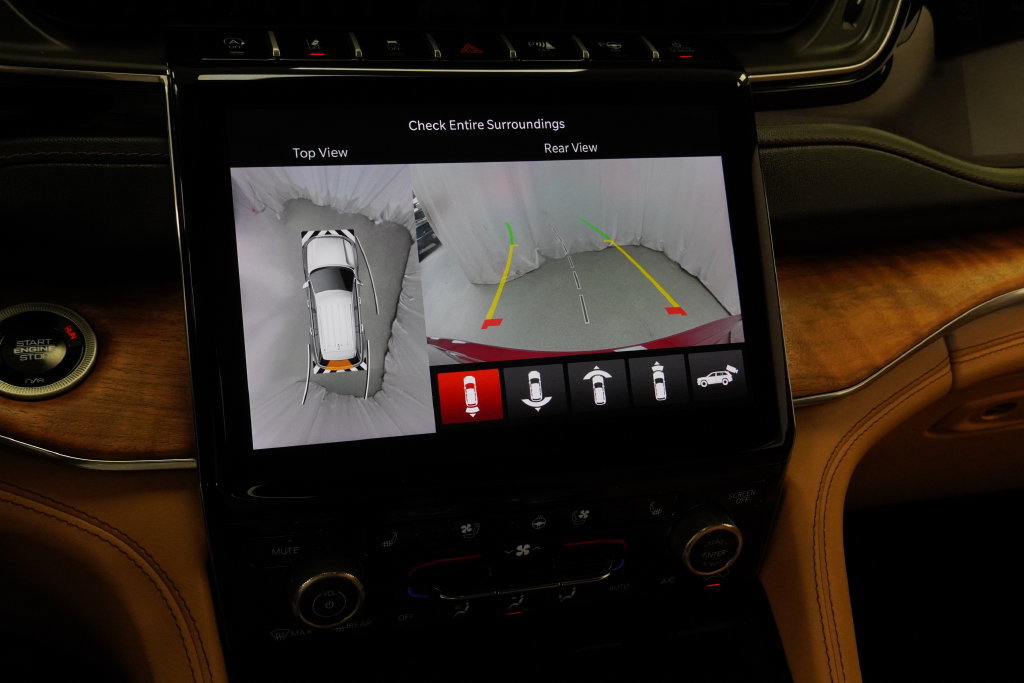 Certified 2025 Jeep Grand Cherokee Summit AWD/4WD image 24