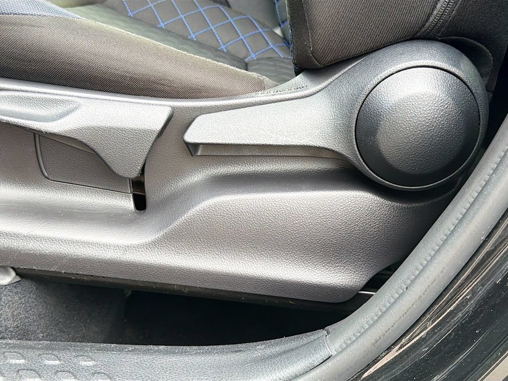 Used 2021 Toyota C-HR XLE FWD image 23