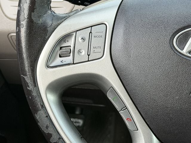 Used 2013 Hyundai Tucson Limited w/ Premium Pkg FWD image 14
