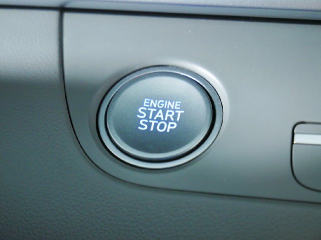 Used 2024 Hyundai Elantra SEL FWD image 25
