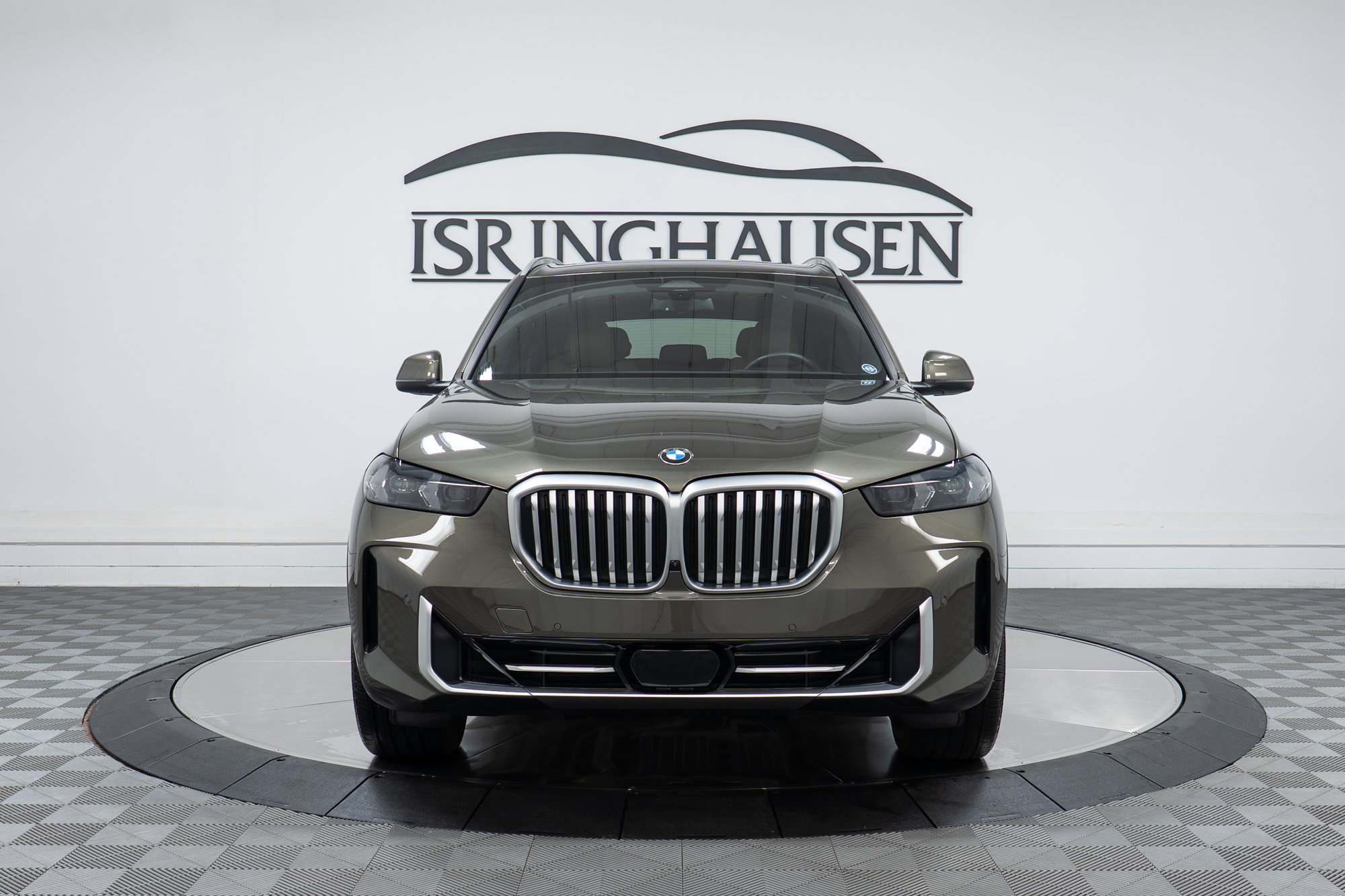 Used 2024 BMW X5 xDrive40i w/ Parking Assistance Package AWD/4WD image 2