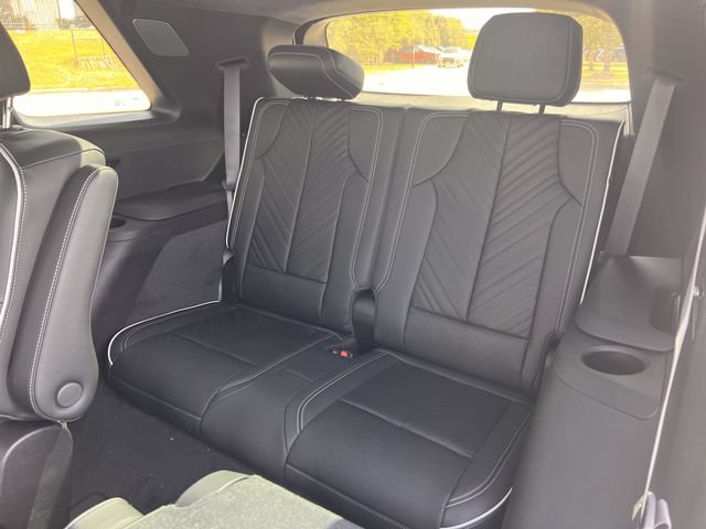 New 2027 Cadillac Vistiq Luxury w/ LPO, Premium Carpet Package AWD/4WD image 26