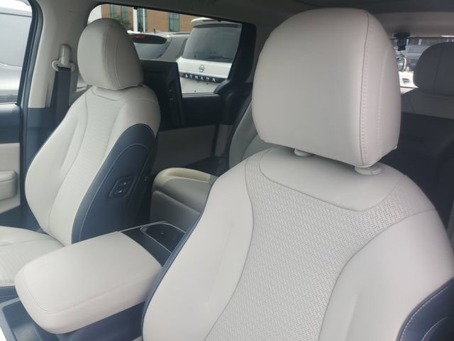 Certified 2025 Kia Carnival SX Prestige FWD image 23