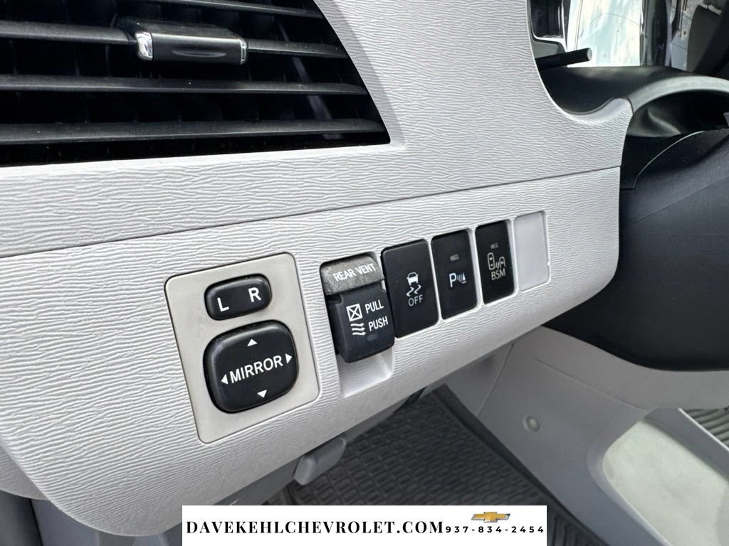 Used 2014 Toyota Sienna XLE w/ Entertainment Package FWD image 10