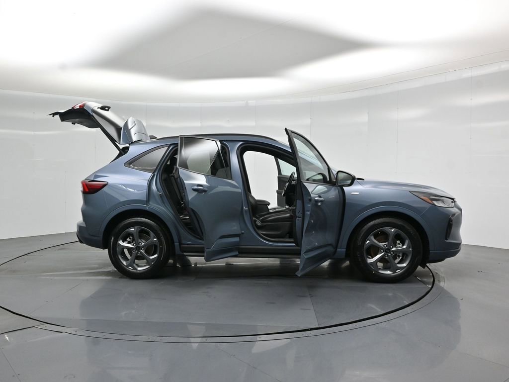 Certified 2023 Ford Escape ST-Line w/ Tech Pack #1 image 5