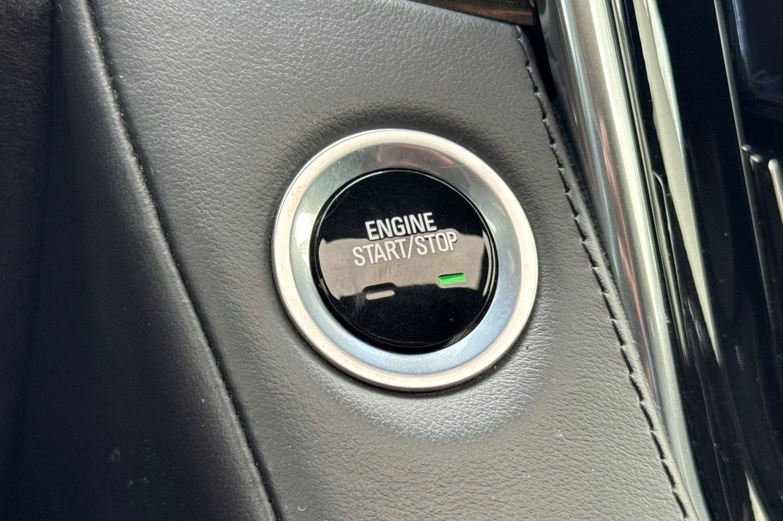 Used 2017 Cadillac Escalade Platinum image 26