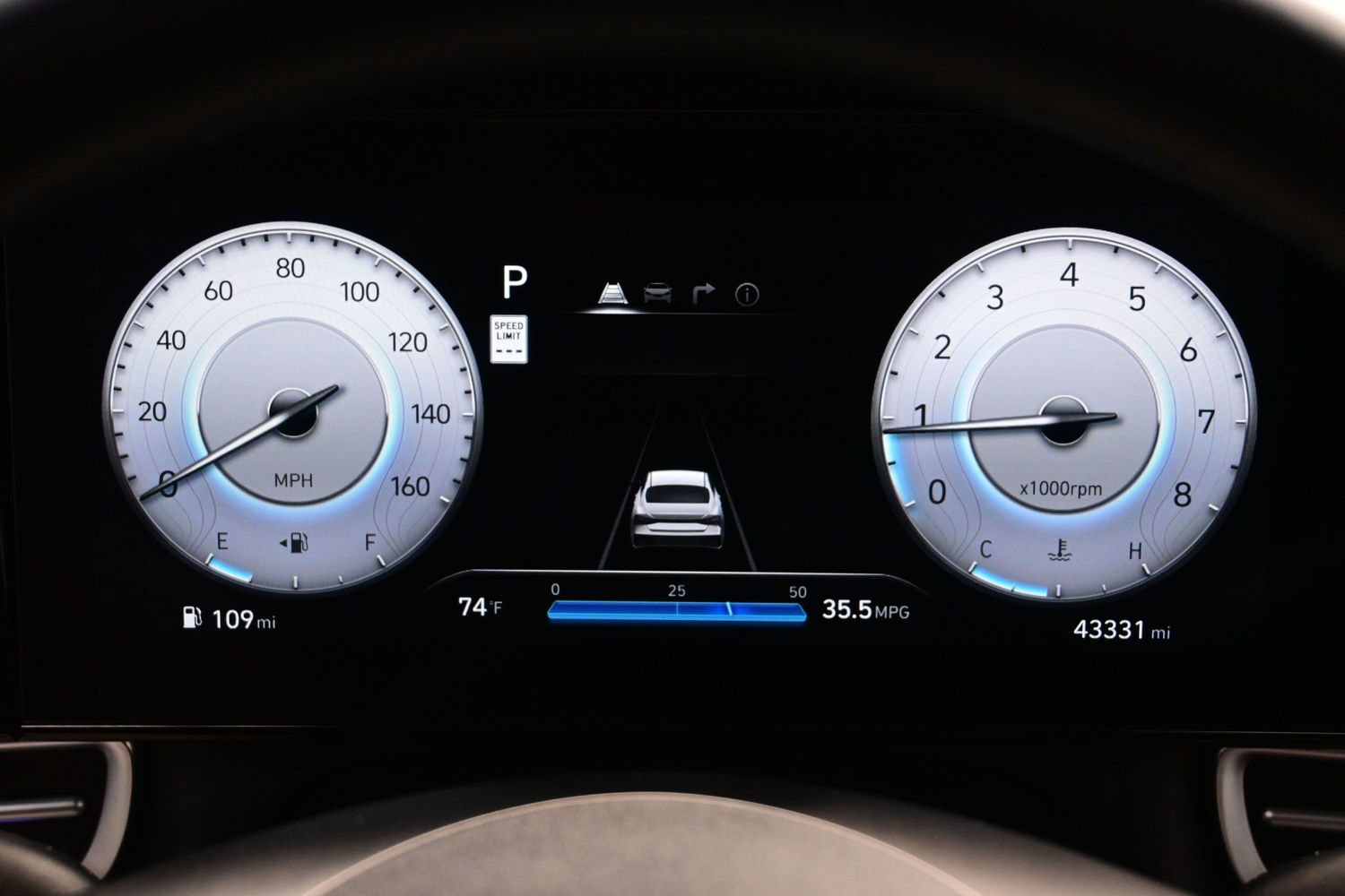 Certified 2025 Hyundai Elantra Limited FWD image 25
