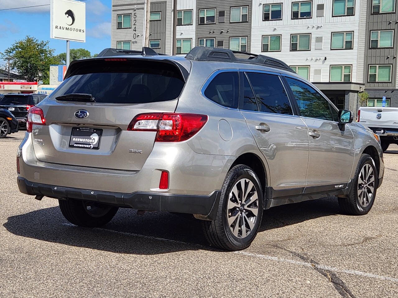 Used 2017 Subaru Outback 3.6R Limited image 9