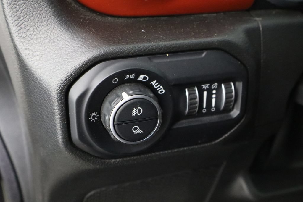 Used 2022 Jeep Gladiator Rubicon w/ LED Lighting Group AWD/4WD image 23