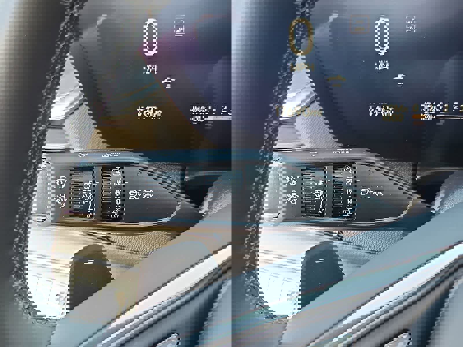 Used 2025 Buick Enclave Preferred image 27