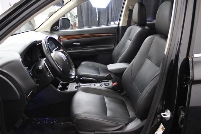 Used 2014 Mitsubishi Outlander GT AWD/4WD image 11