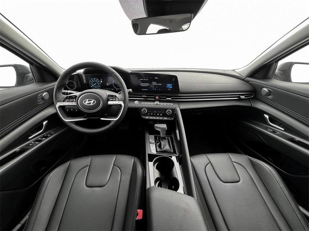 New 2025 Hyundai Elantra Limited w/ Cargo Package image 13