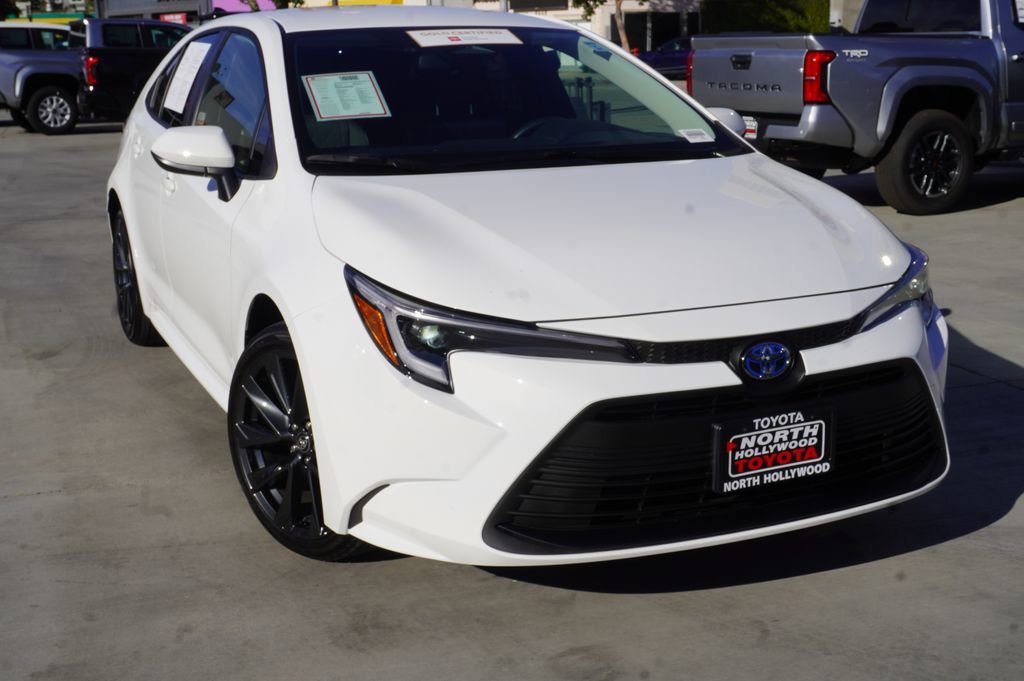 Certified 2025 Toyota Corolla LE w/ LE Premium Package image 2