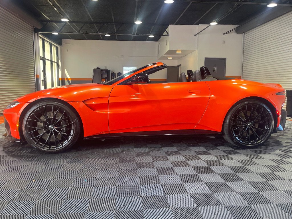 Used 2023 Aston Martin V8 Vantage Roadster image 12