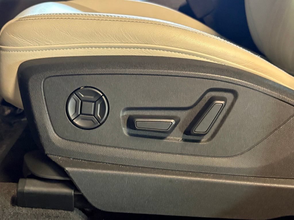 Used 2024 Audi Q8 e-tron Premium AWD/4WD image 20