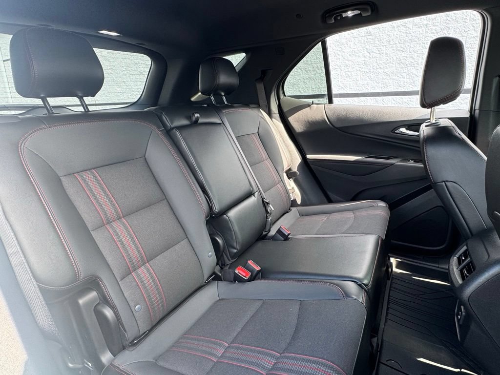 Used 2023 Chevrolet Equinox RS w/ LPO, Floor Liner Package FWD image 32