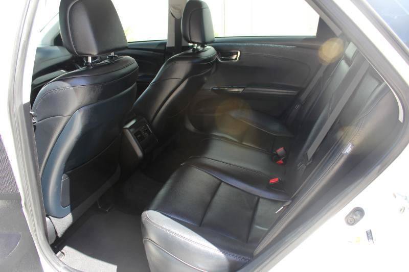 Used 2018 Toyota Avalon Touring w/ Carpet Mat Package FWD image 12