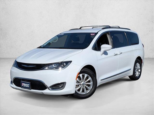 Used 2017 Chrysler Pacifica Touring-L video 2