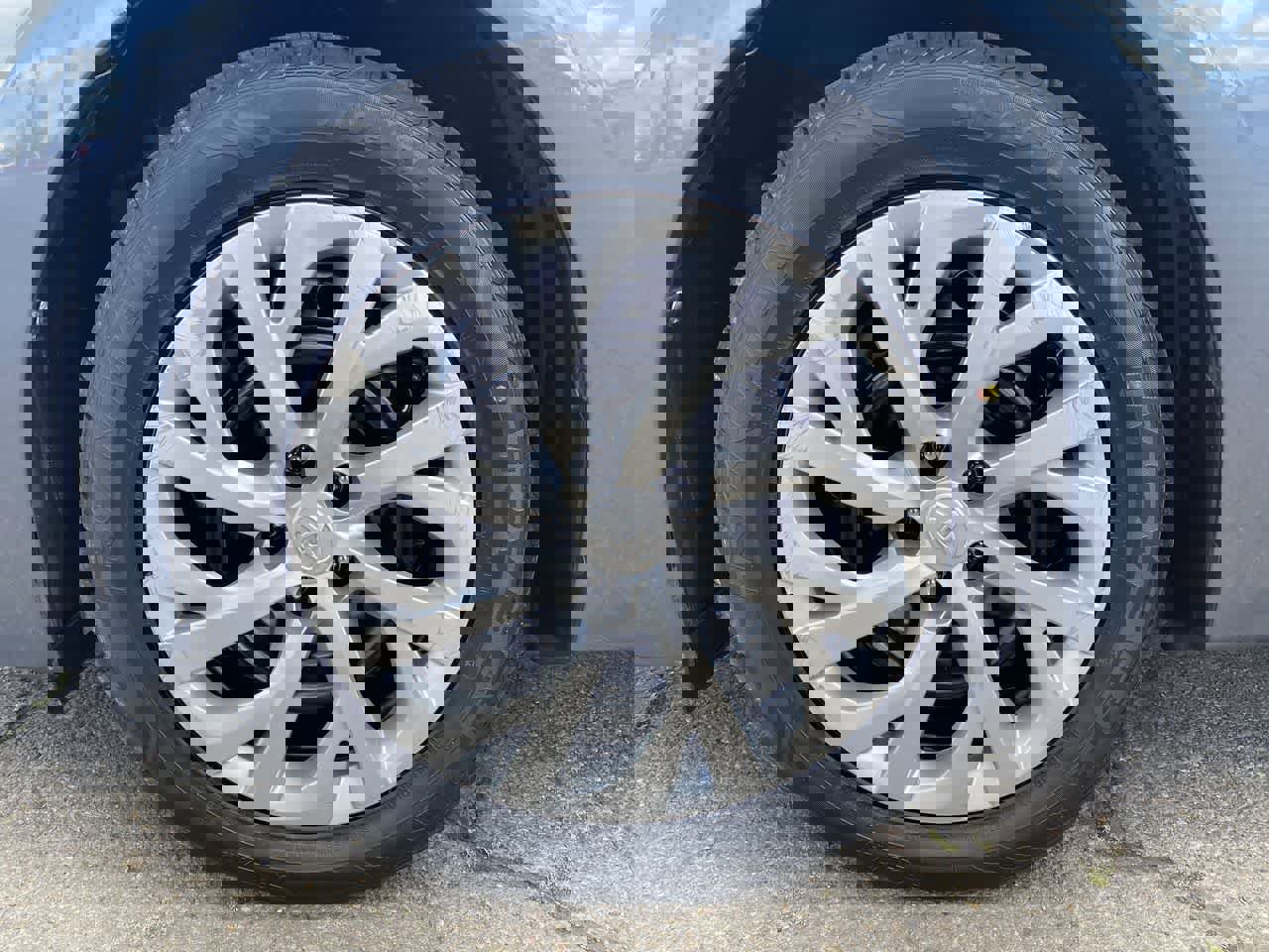 Used 2019 Toyota Corolla LE FWD image 10