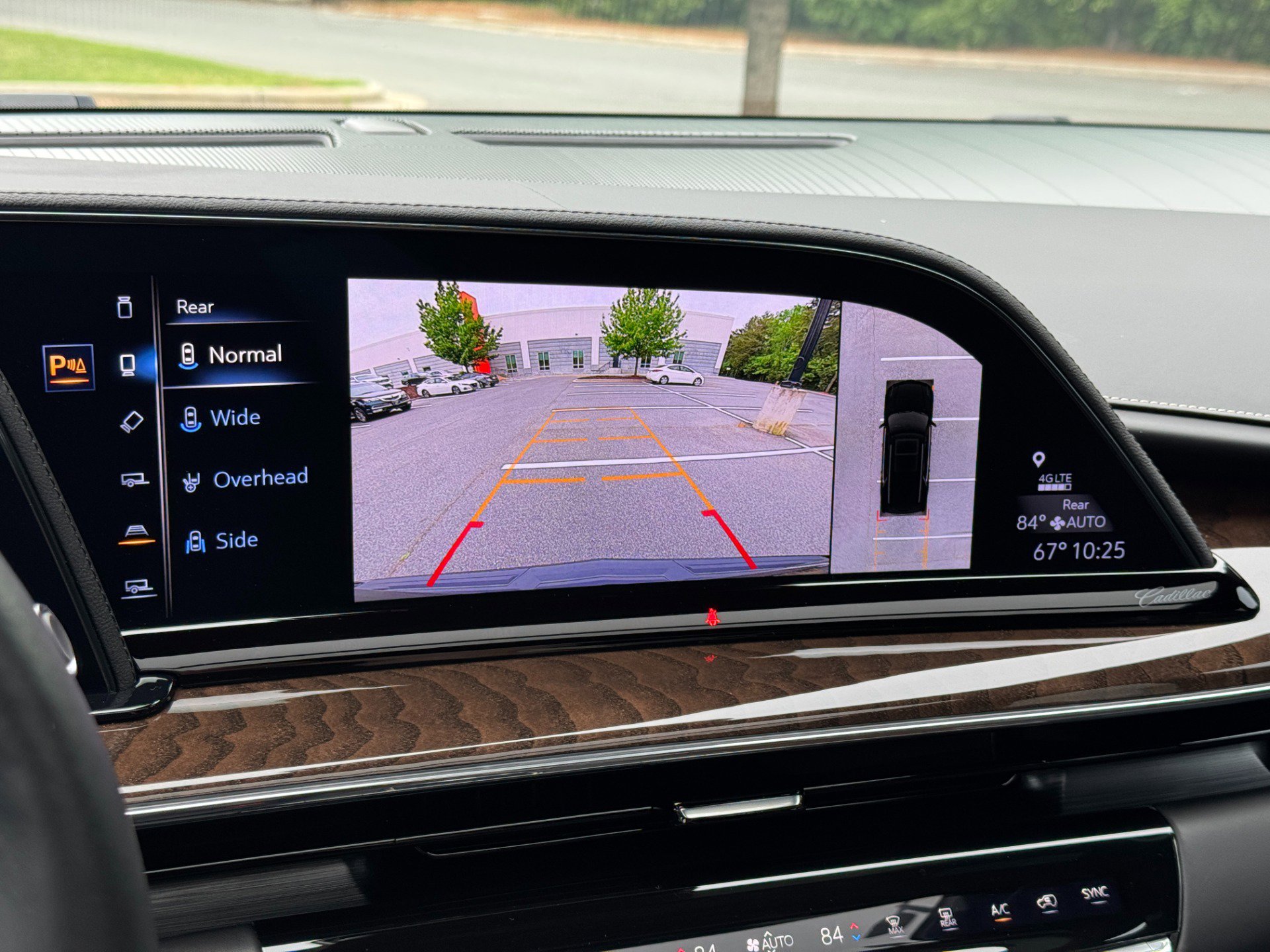 Used 2024 Cadillac Escalade ESV Sport Platinum w/ LPO, ONYX Package image 35