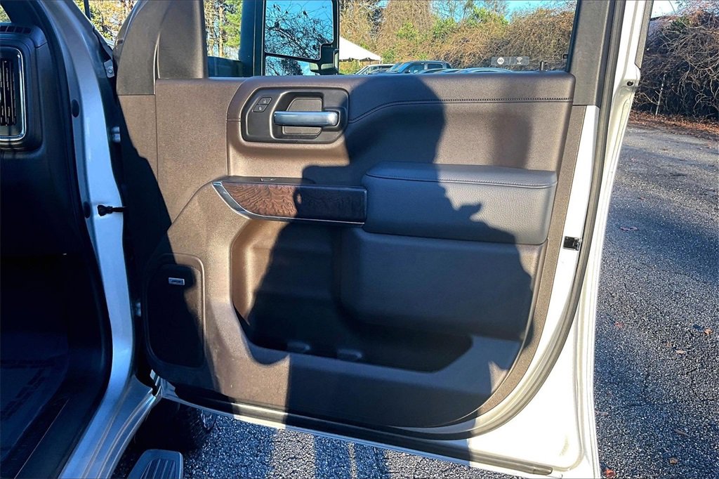 Certified 2020 GMC Sierra 3500 Denali w/ Denali Ultimate Package image 25