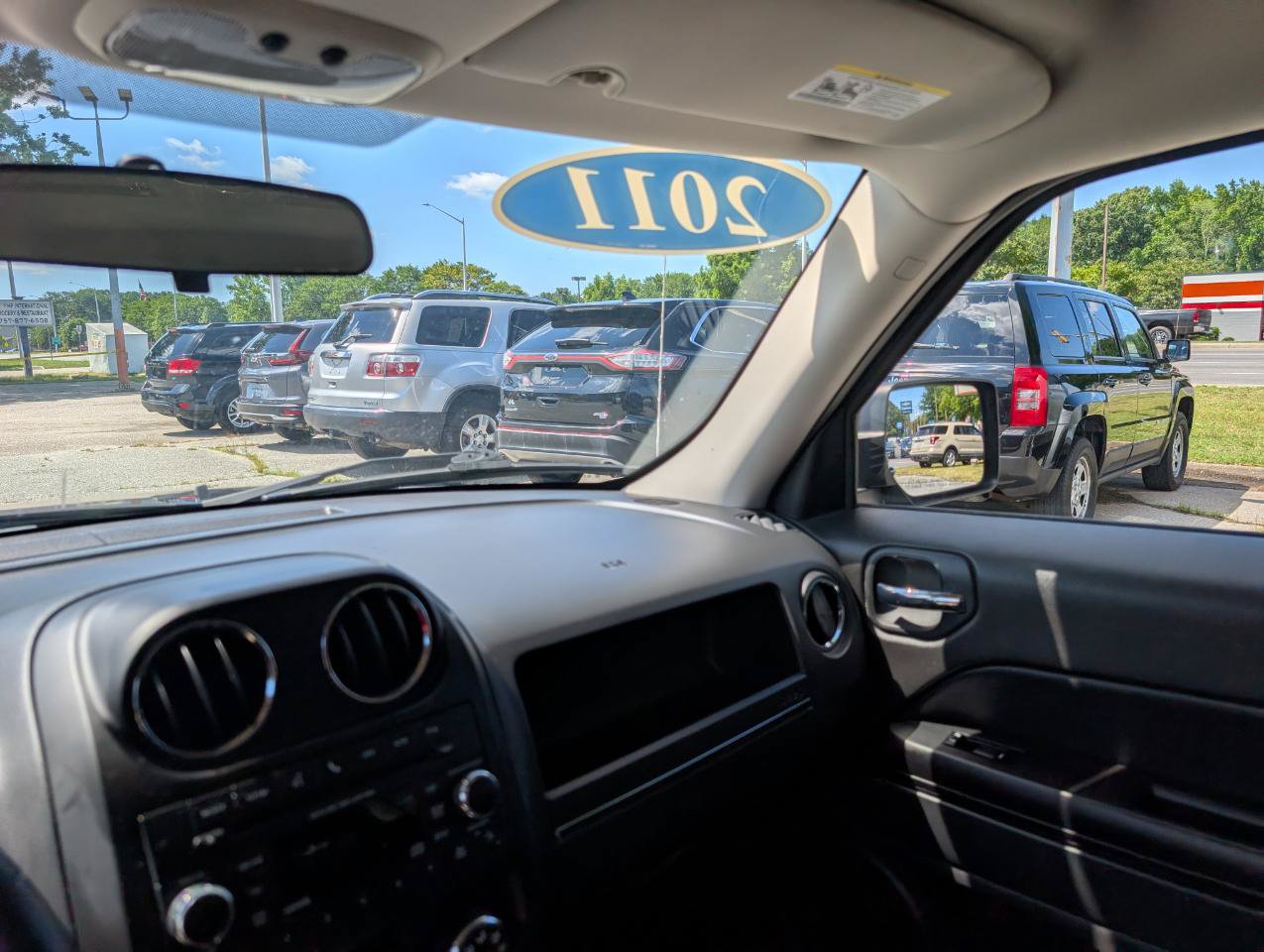 Used 2011 Jeep Patriot Latitude FWD image 23