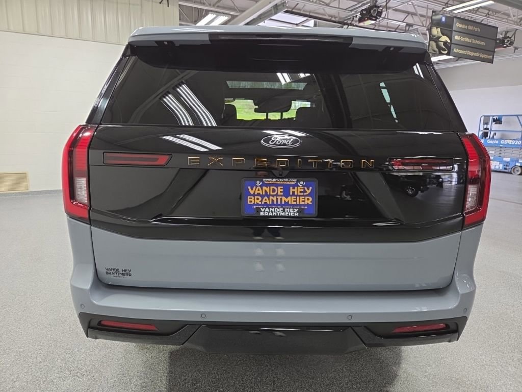 Used 2025 Ford Expedition Tremor AWD/4WD image 5