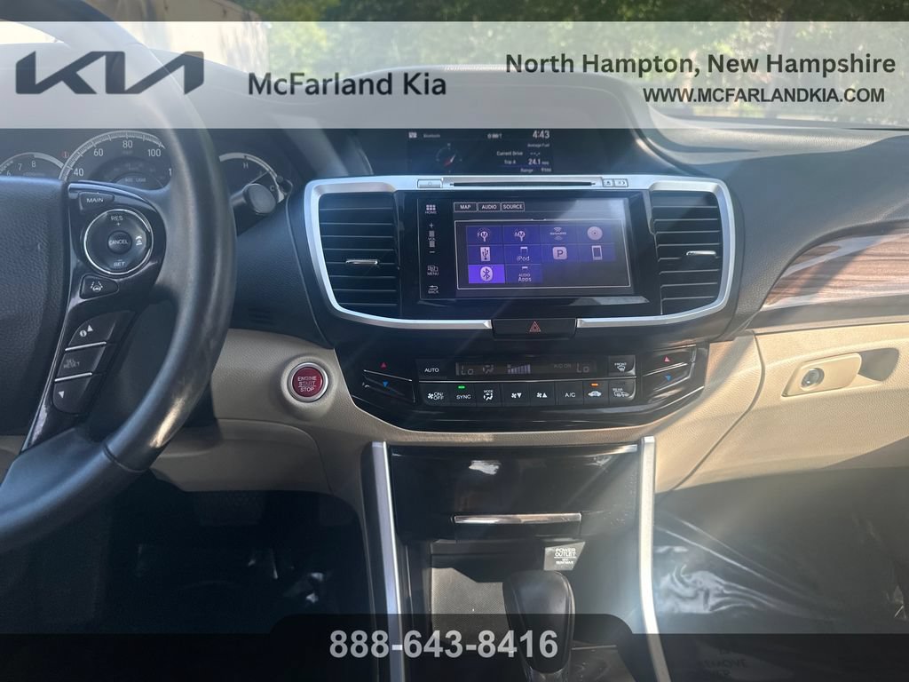 Used 2016 Honda Accord Touring image 17