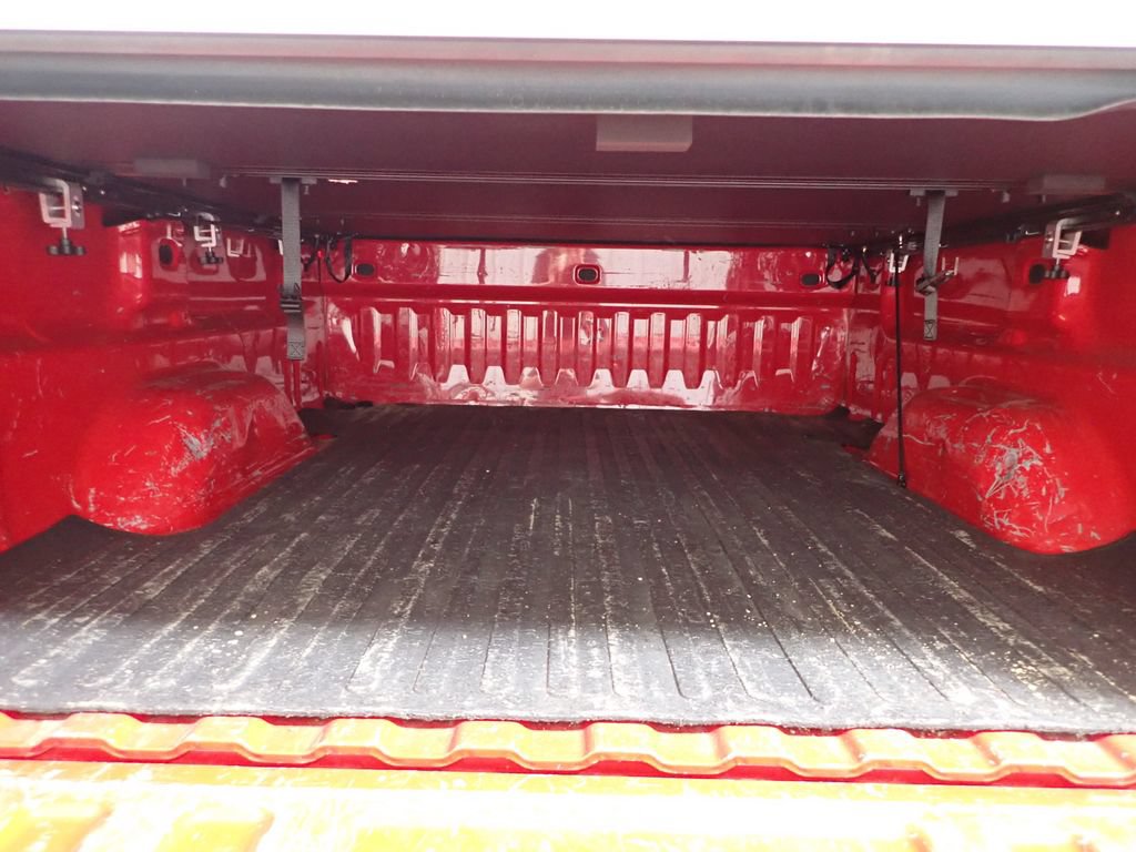 Used 2018 Chevrolet Silverado 1500 Custom w/ Custom Convenience Package RWD image 17