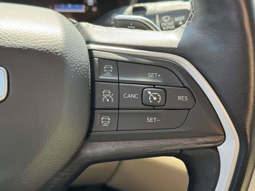 Used 2022 Jeep Grand Cherokee L Limited AWD/4WD image 22