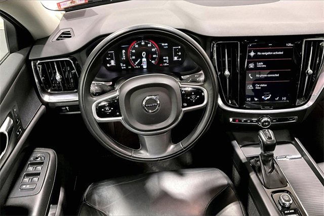 Used 2019 Volvo S60 T5 Momentum w/ Premium Package image 5
