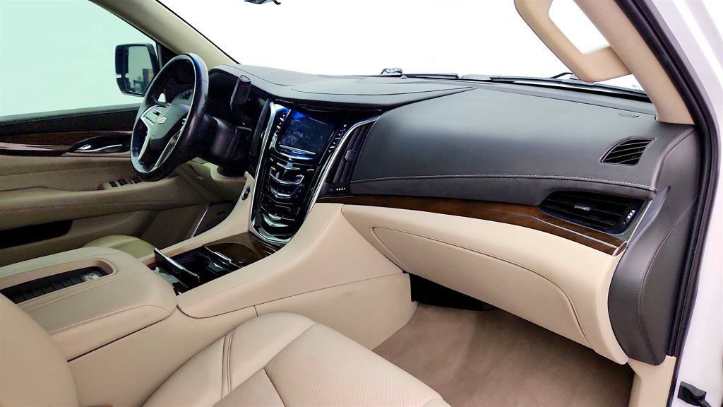 Used 2019 Cadillac Escalade Premium Luxury RWD image 27
