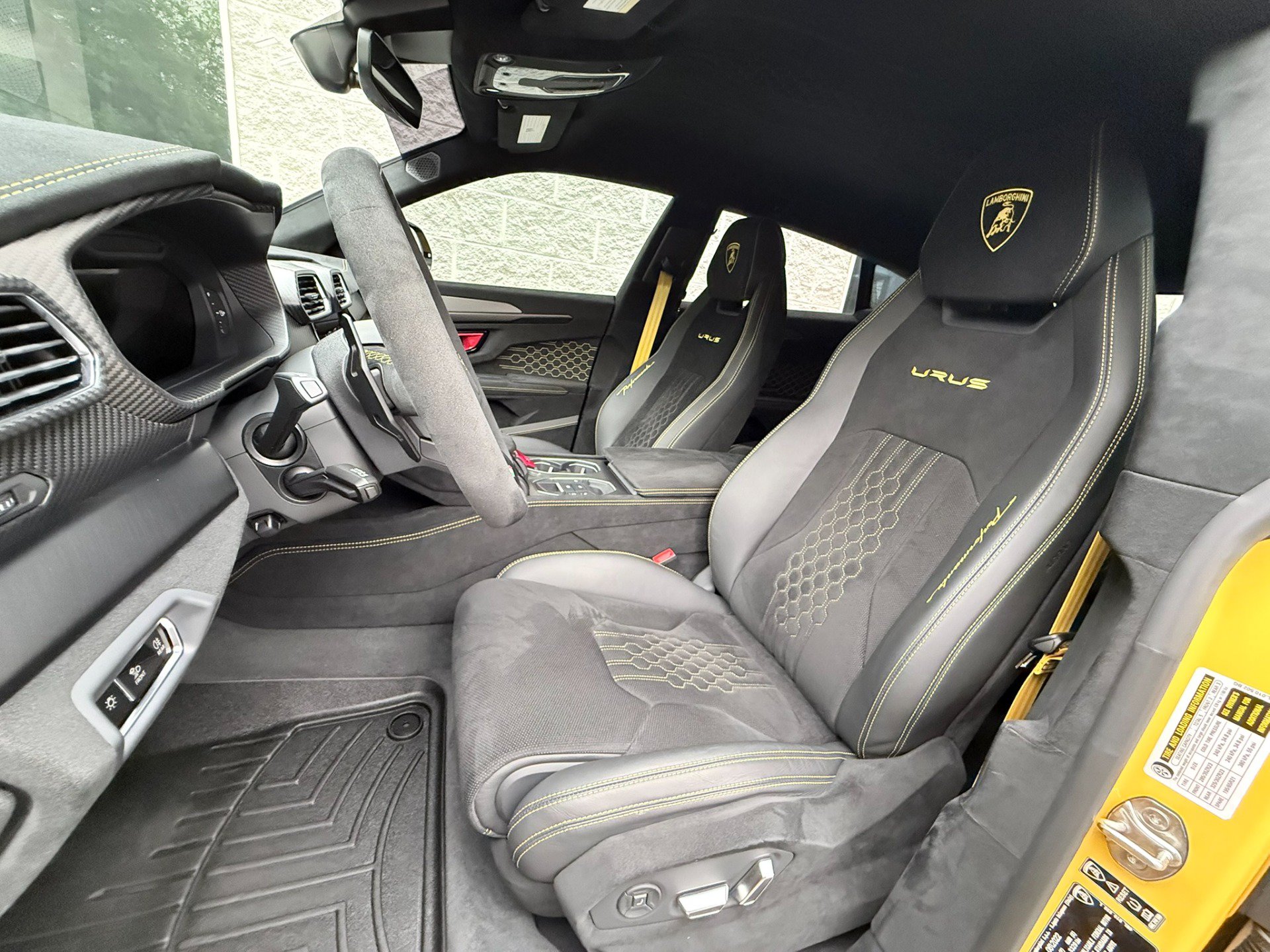 Used 2023 Lamborghini Urus Performante AWD/4WD image 20
