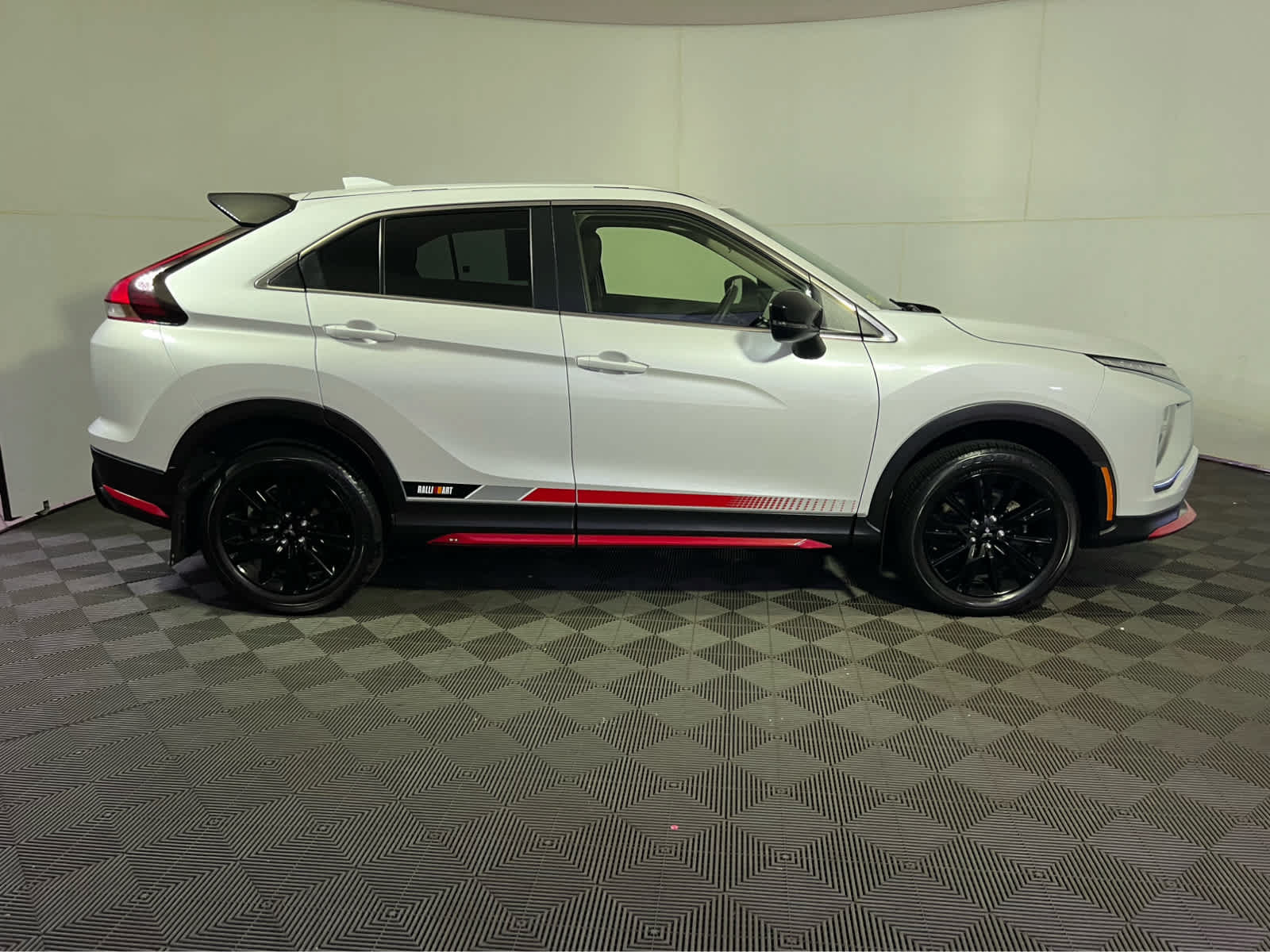 Used 2023 Mitsubishi Eclipse Cross Ralliart AWD/4WD image 8