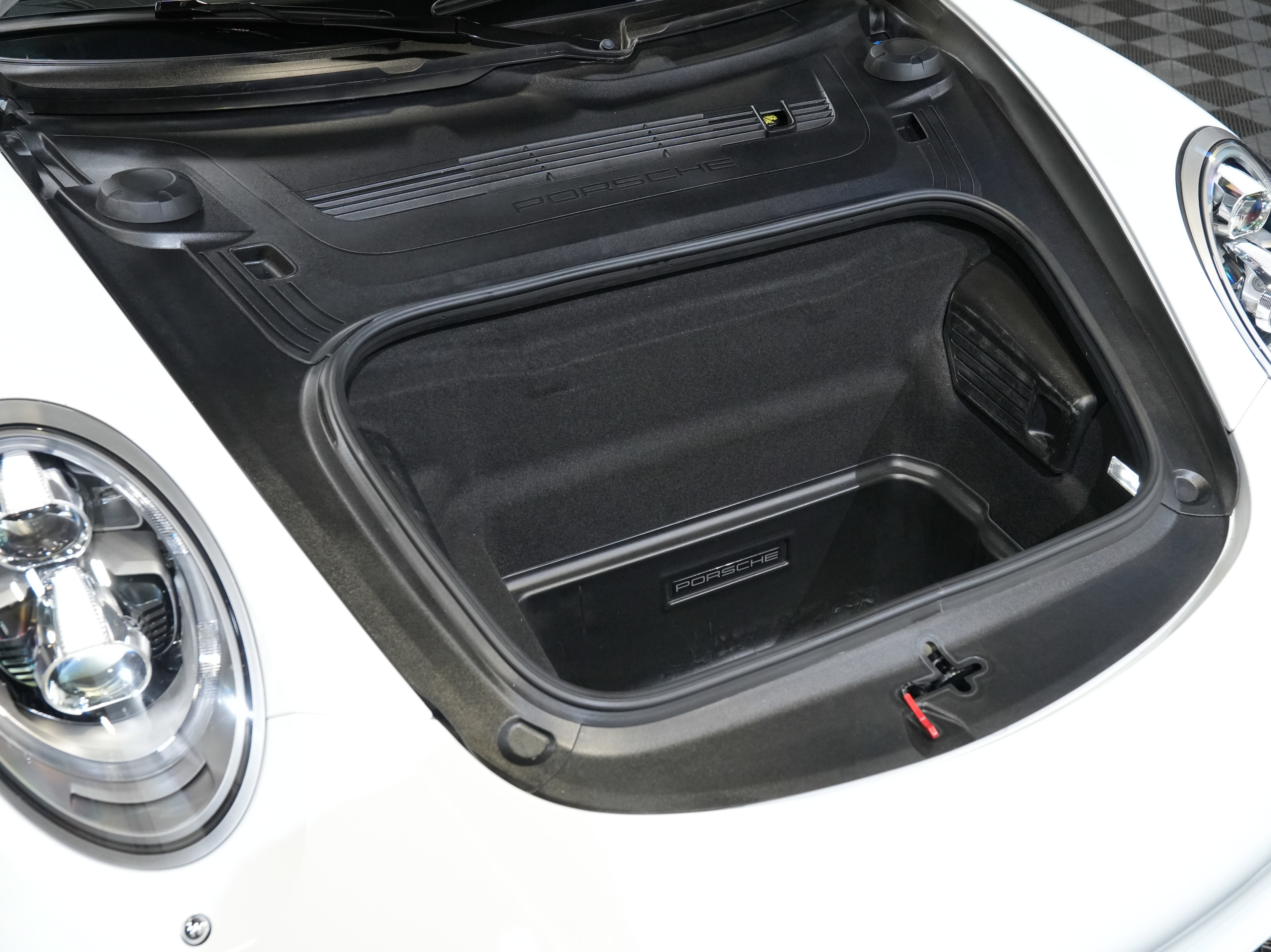 Used 2018 Porsche 911 Turbo S image 42