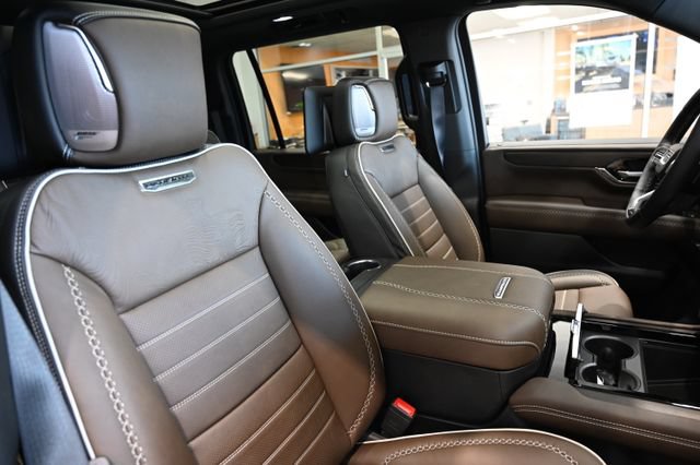 New 2026 GMC Yukon XL Denali Ultimate w/ LPO, Floor Liner Package AWD/4WD image 10