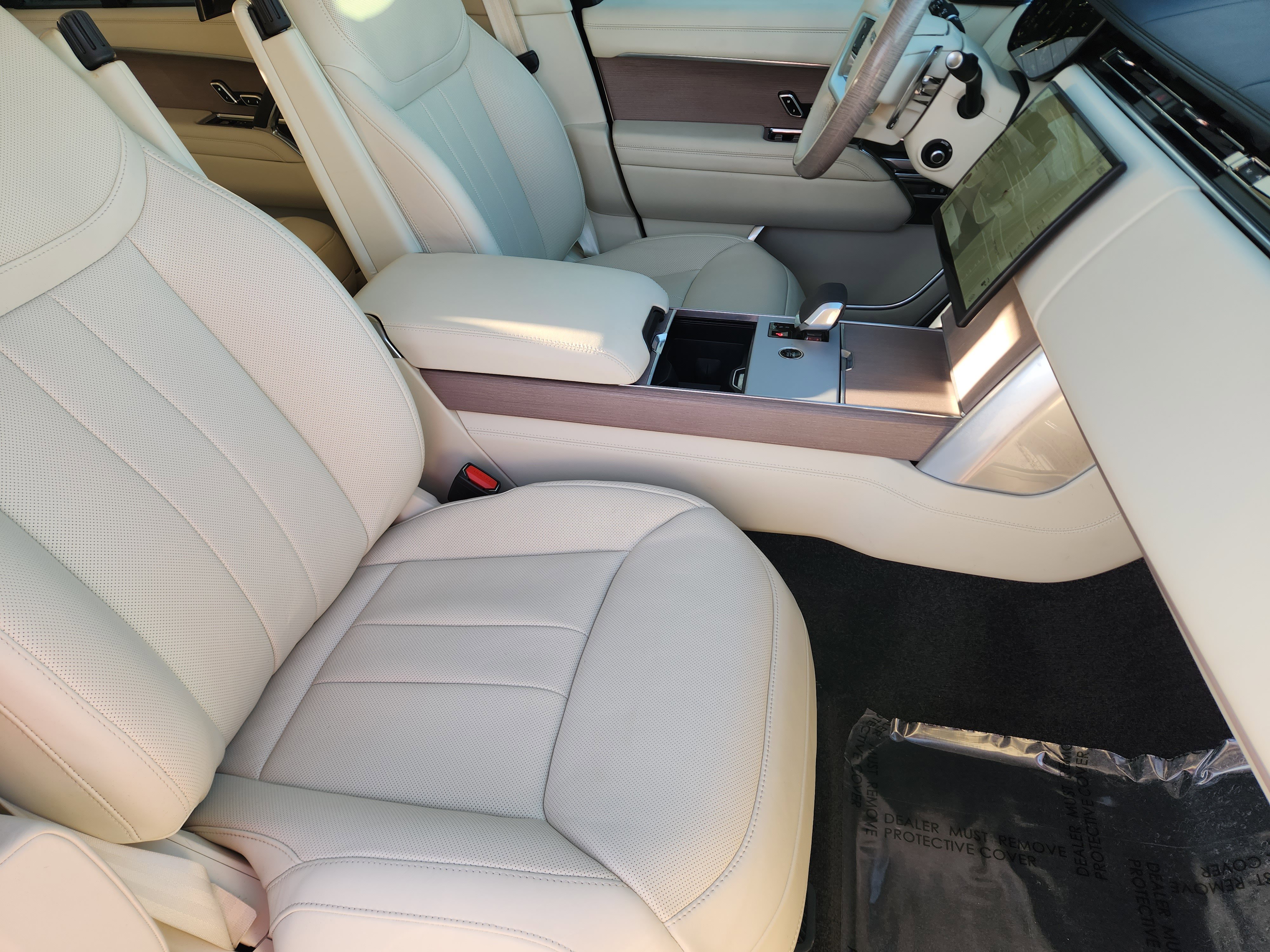 Certified 2024 Land Rover Range Rover Long Wheelbase Autobiography image 15